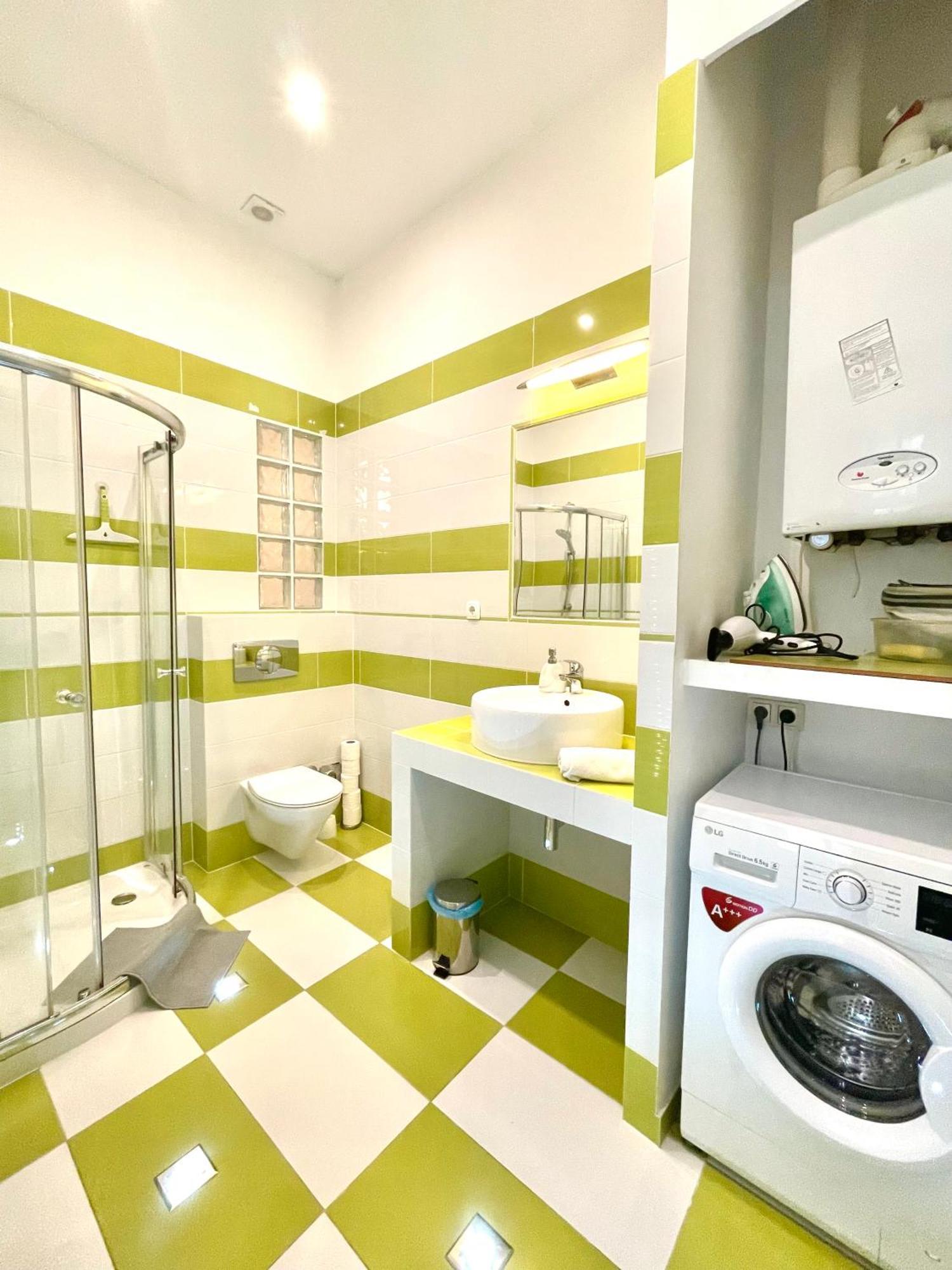 Amazing Swedish 3 Rooms Apartment In The City Center Budapeste Exterior foto