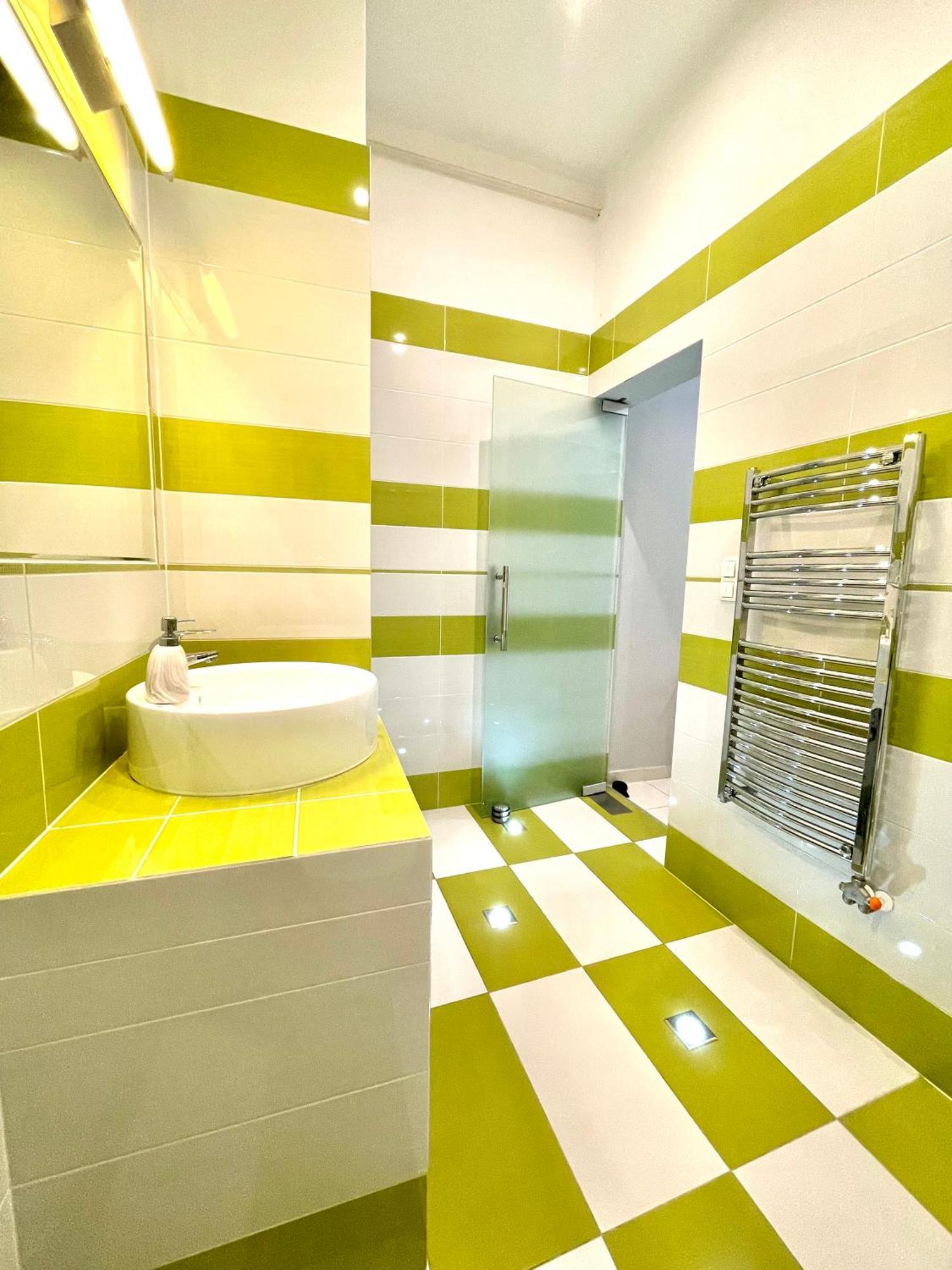 Amazing Swedish 3 Rooms Apartment In The City Center Budapeste Exterior foto