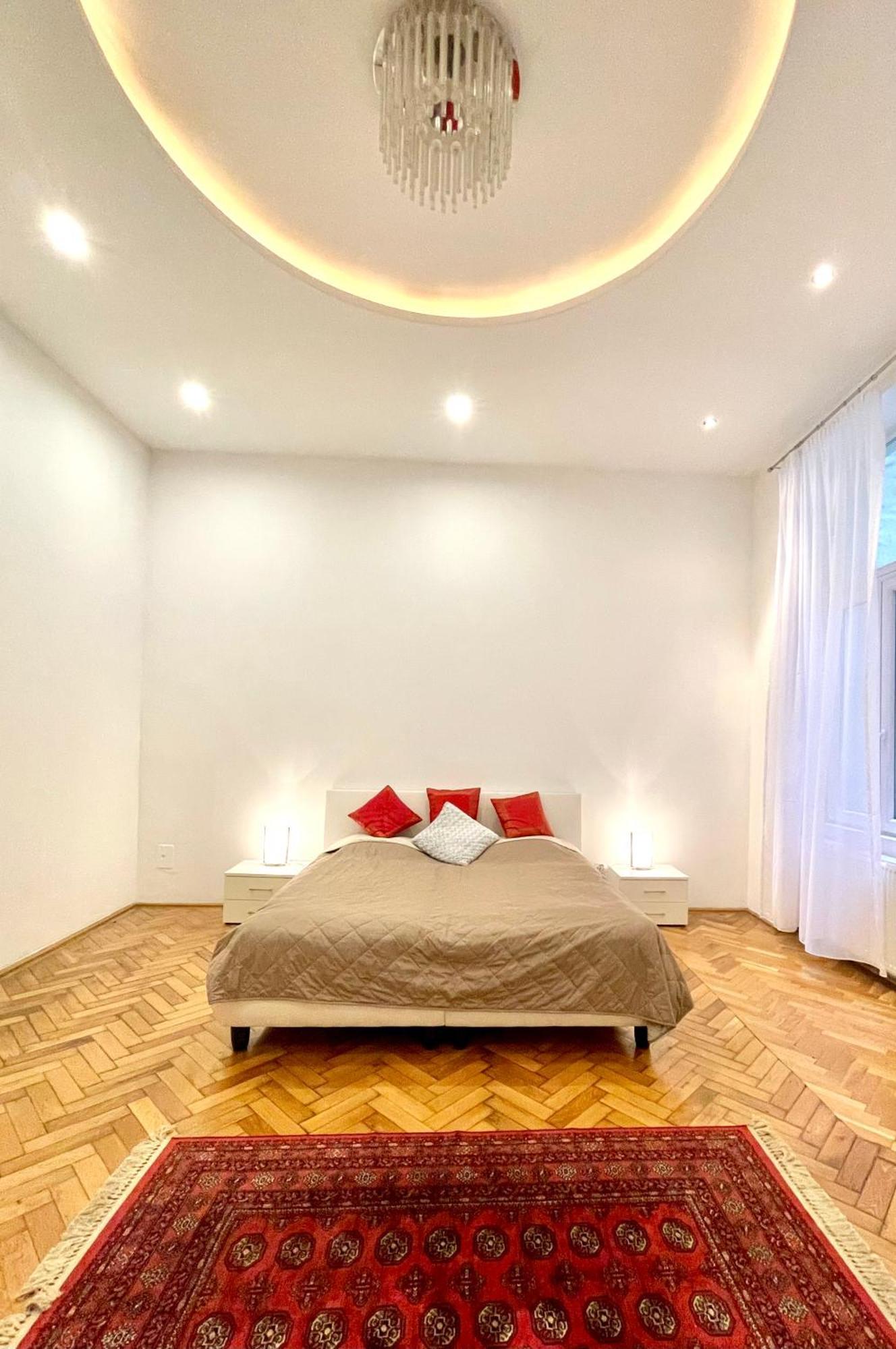 Amazing Swedish 3 Rooms Apartment In The City Center Budapeste Exterior foto