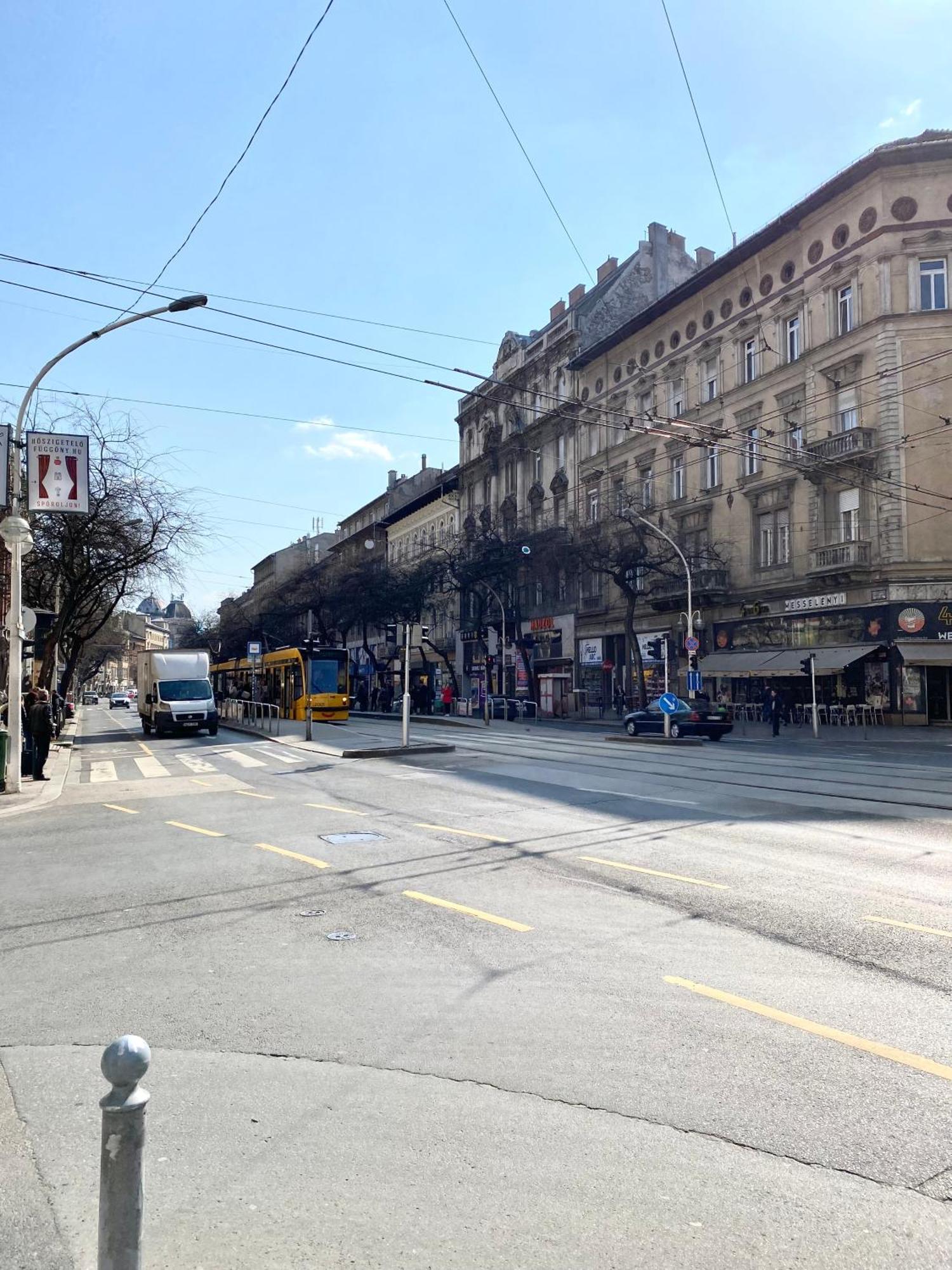 Amazing Swedish 3 Rooms Apartment In The City Center Budapeste Exterior foto