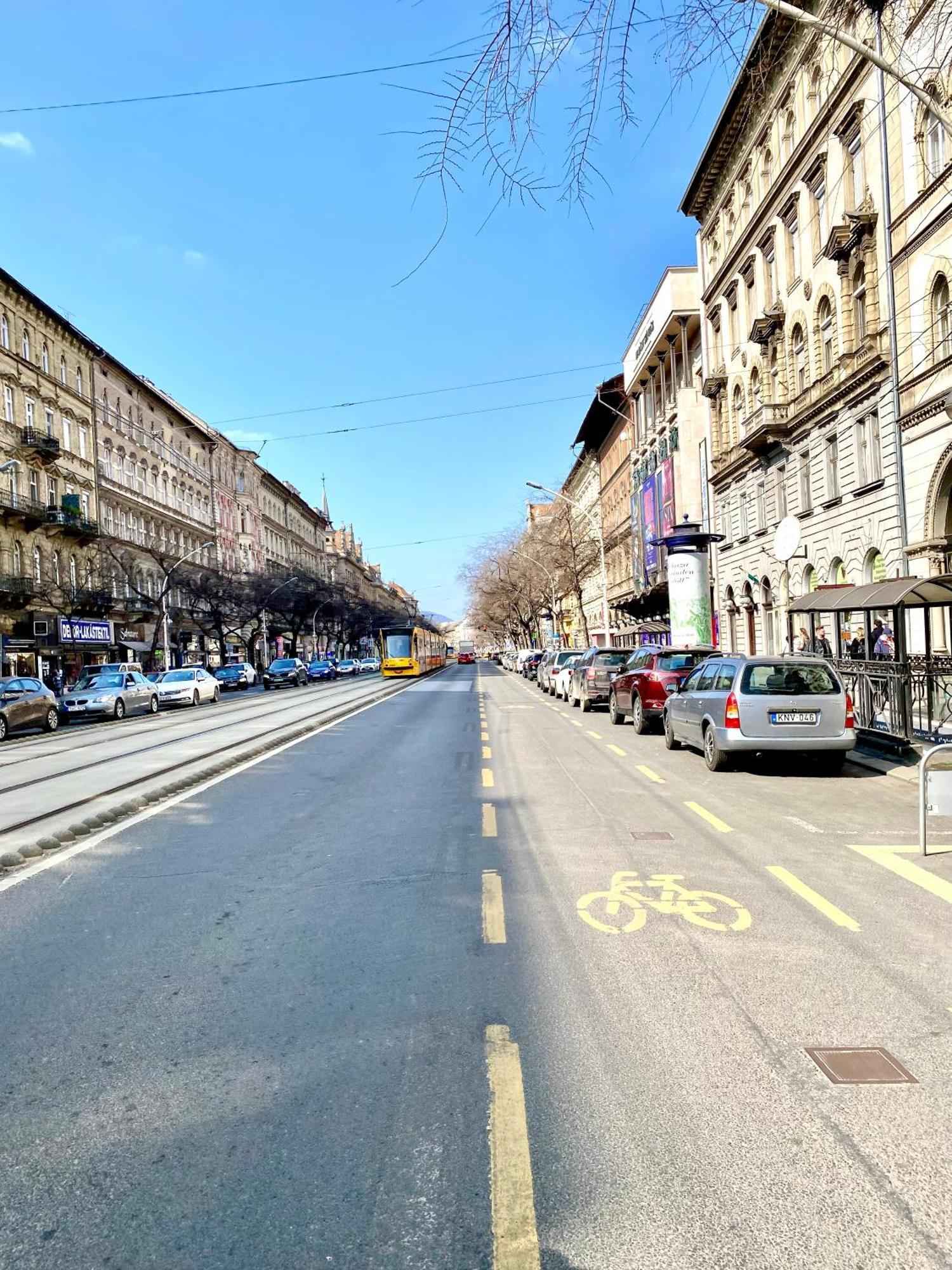 Amazing Swedish 3 Rooms Apartment In The City Center Budapeste Exterior foto