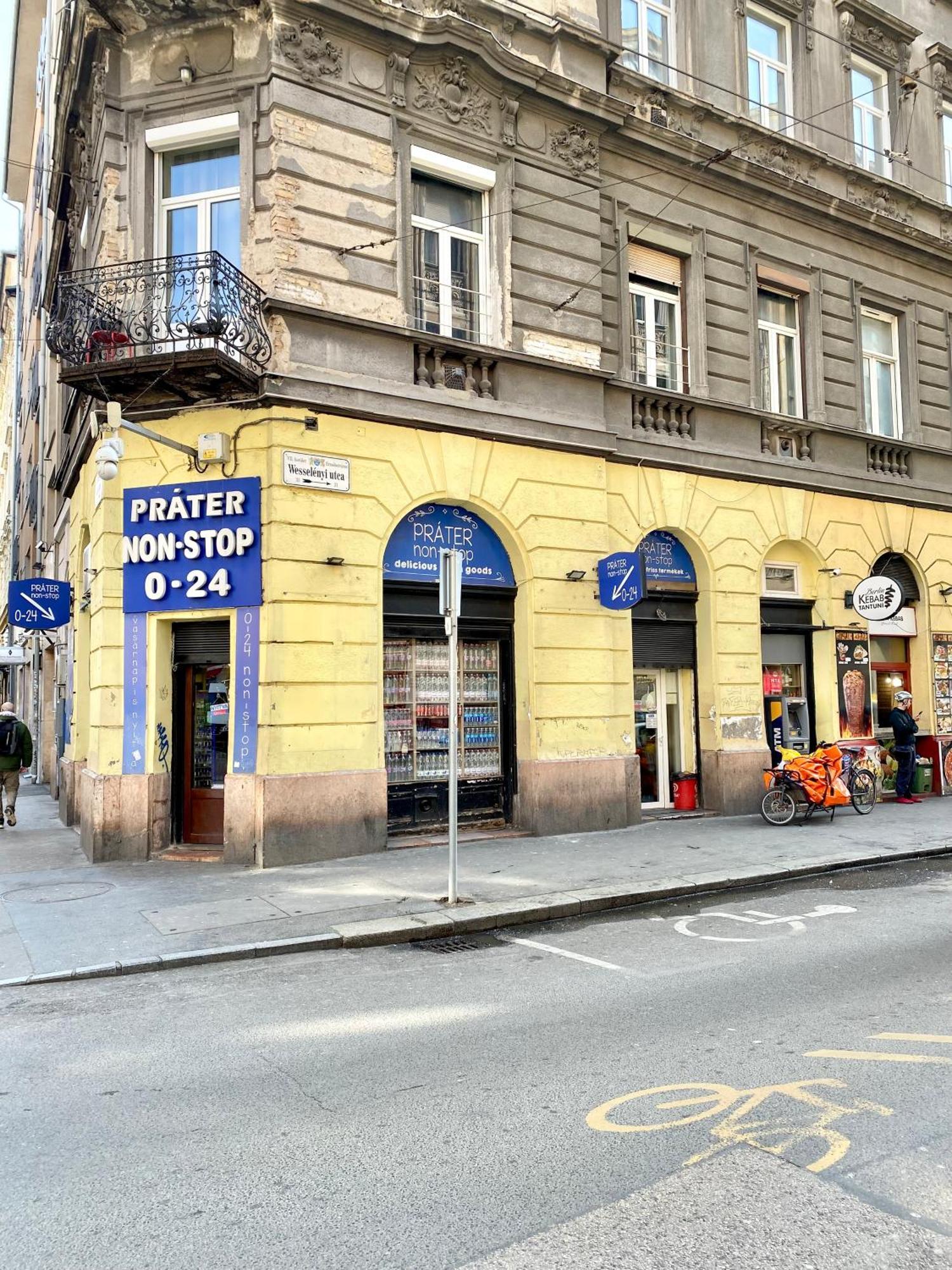 Amazing Swedish 3 Rooms Apartment In The City Center Budapeste Exterior foto